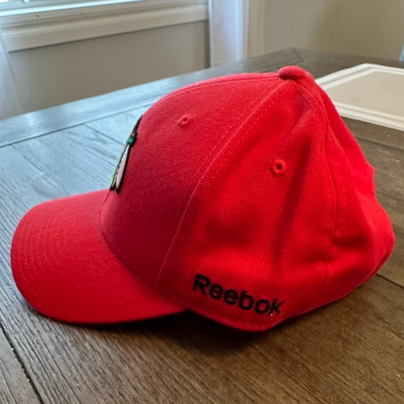 Red Reebok Chicago Blackhawks Hat - Picture 3 of 3